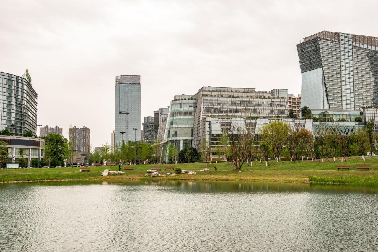 Holiday Inn Chengdu Century City - East, An Ihg Hotel Exterior photo